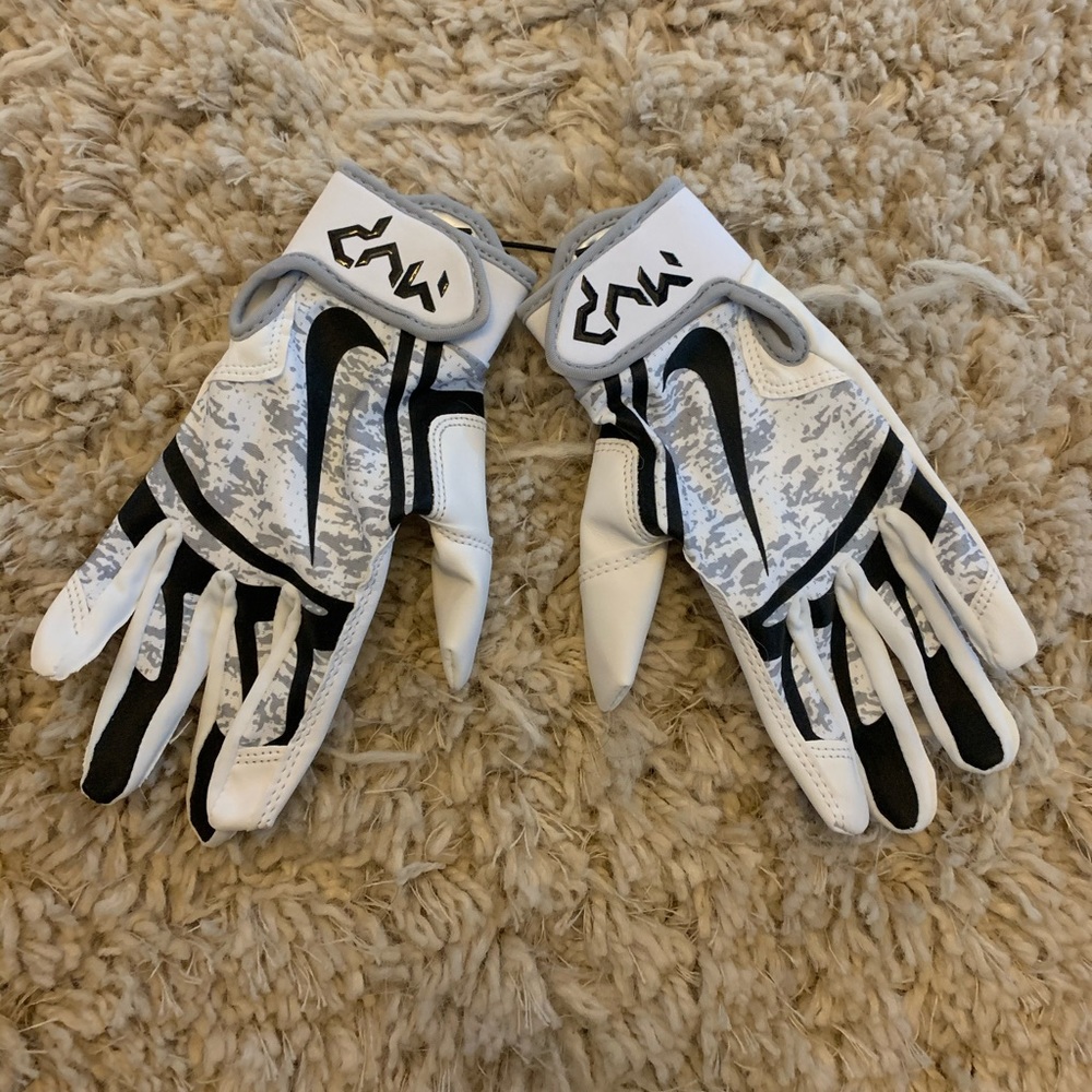 NWOT Nike MVP Batting Gloves